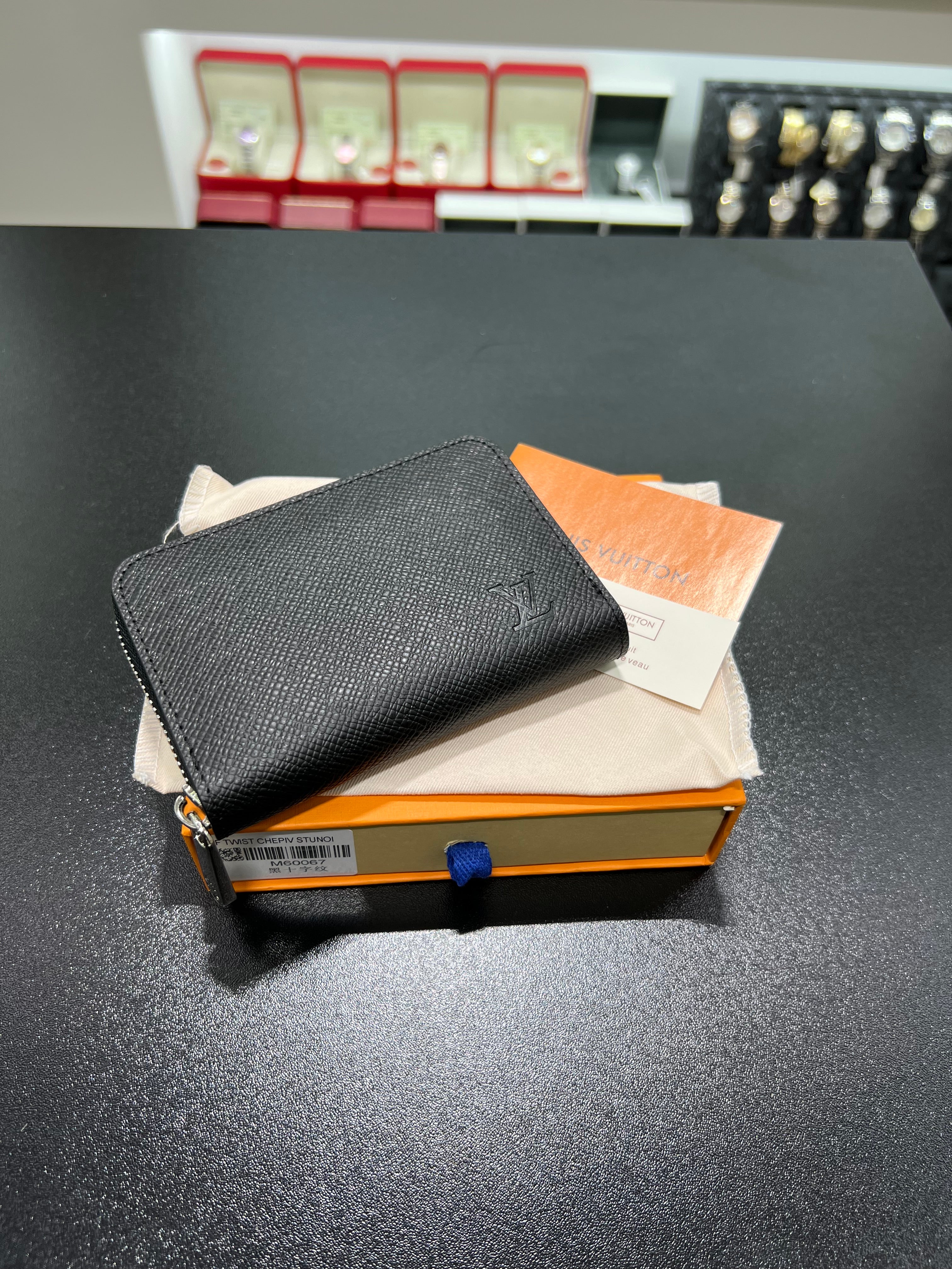 Coin Purse Vertical LV