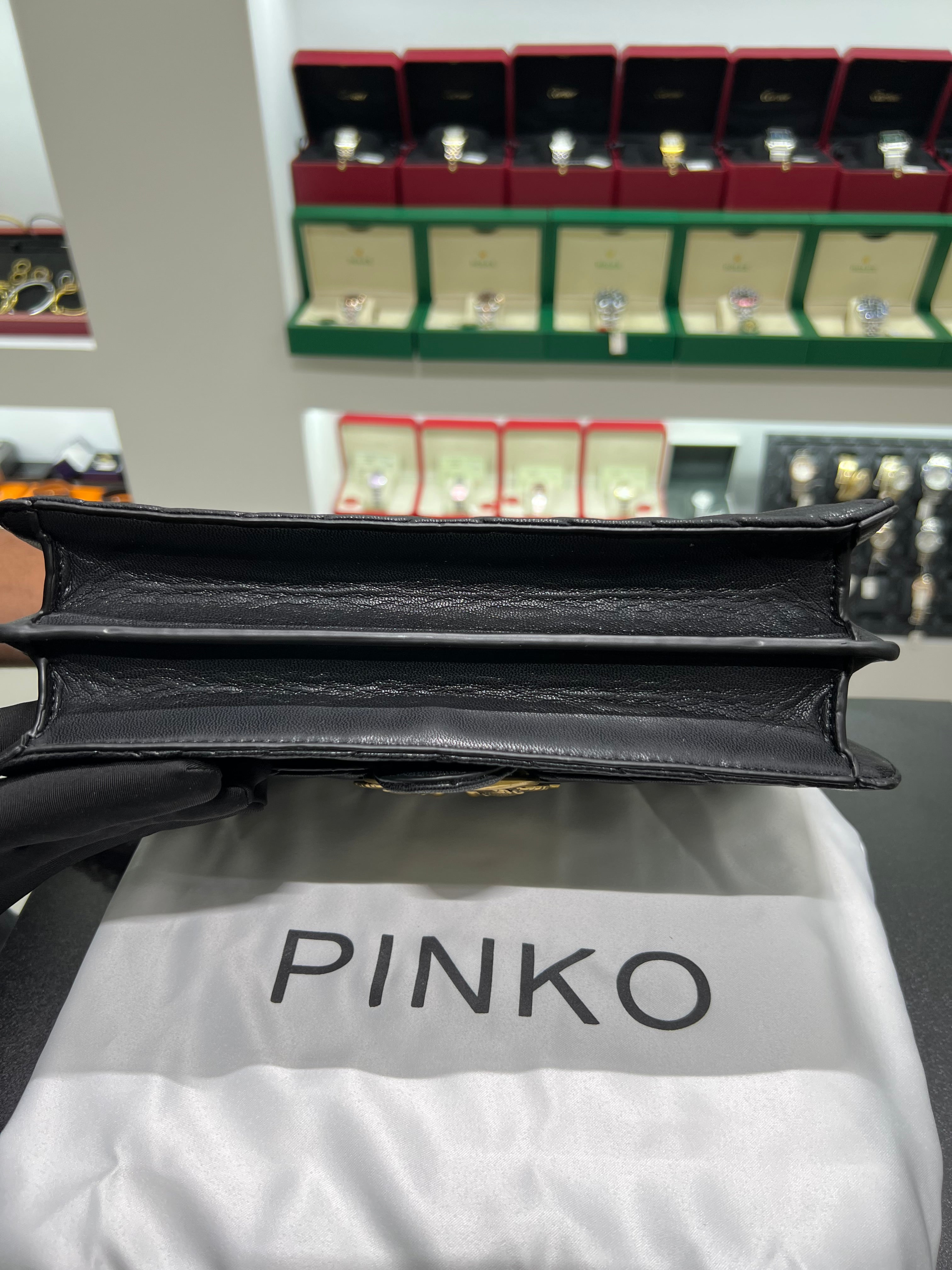 PINKŌ CLASSIC LOVE BAG ONE CHEVRON