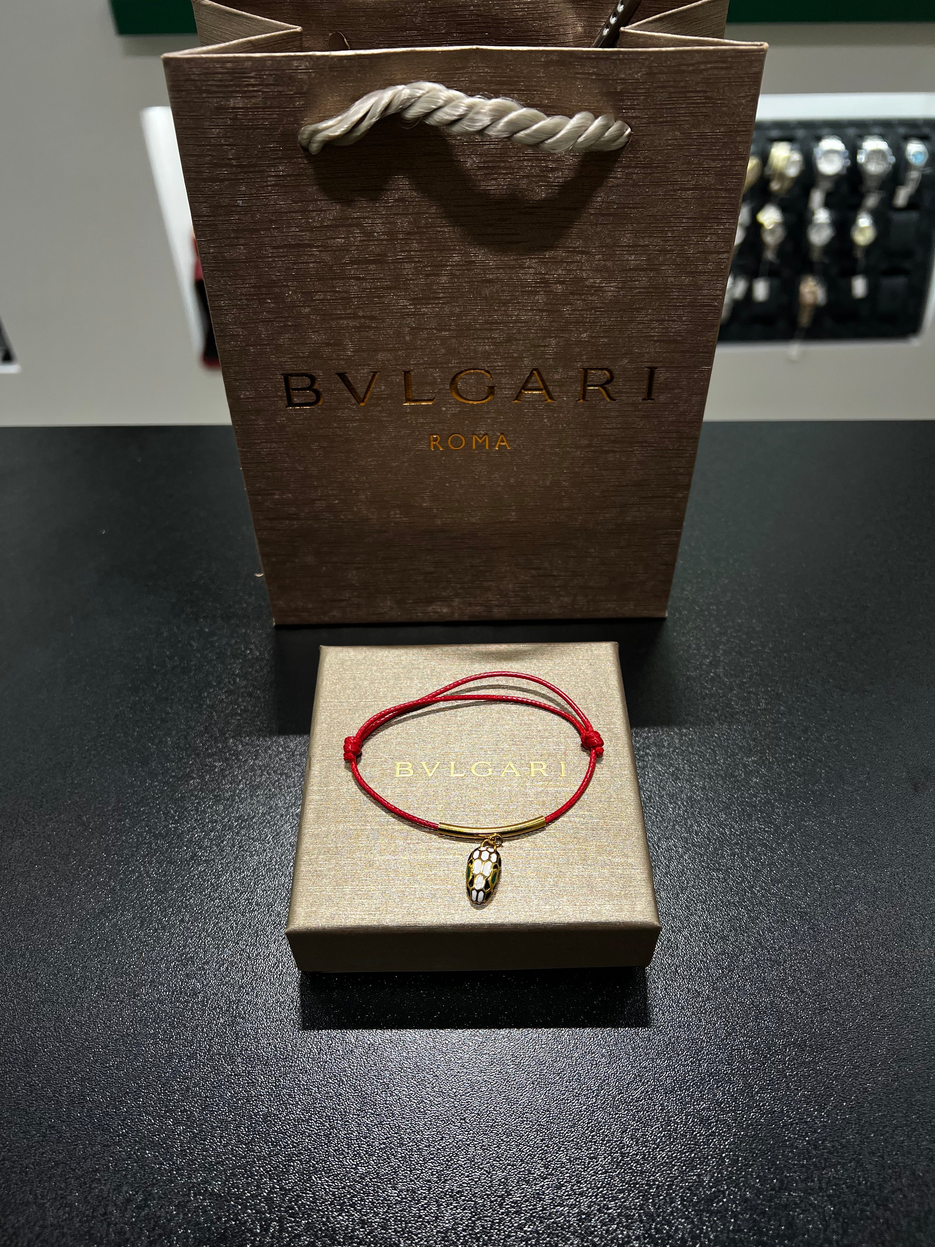 BULGARĮ RED THREAD BRACELET