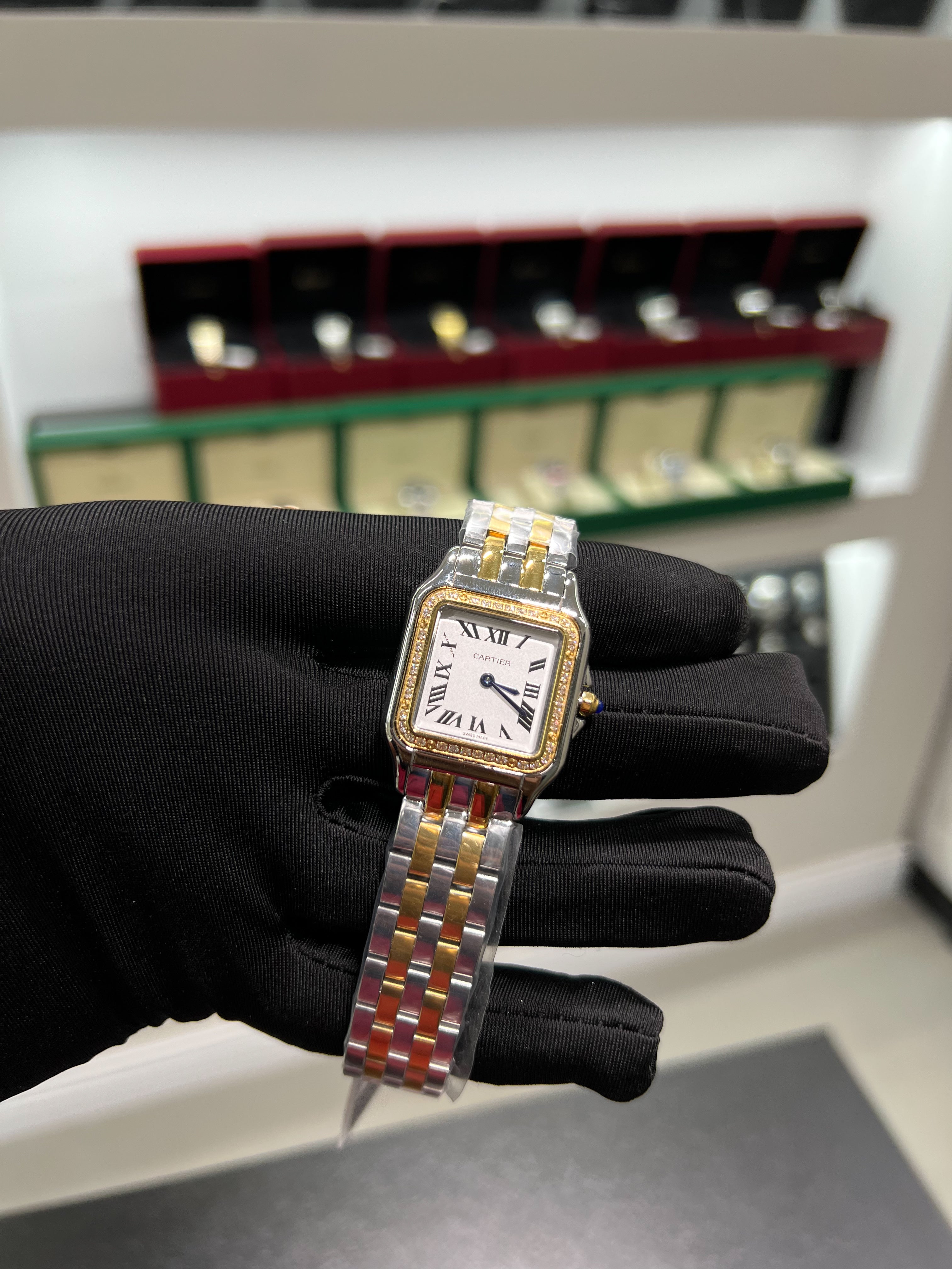 Panther montre cloutée