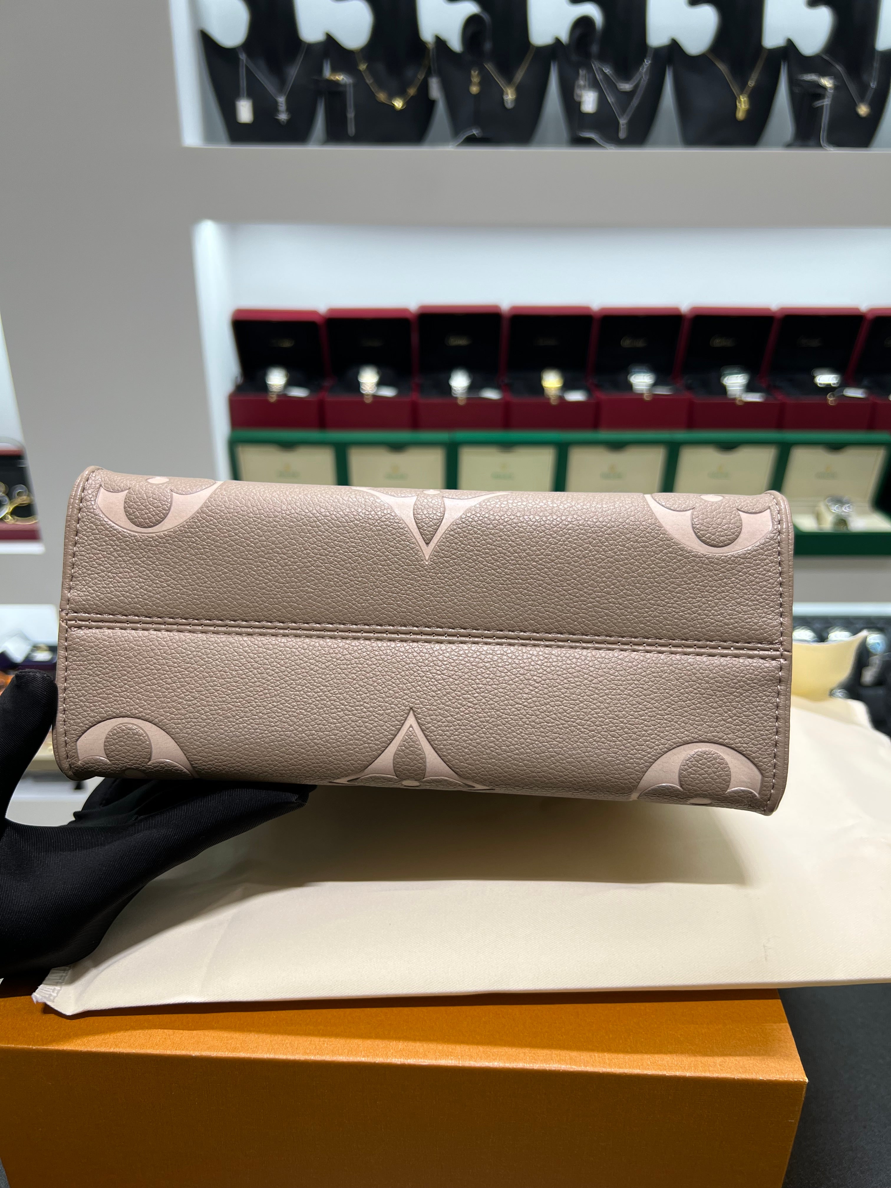 LV ONTHEGO PM