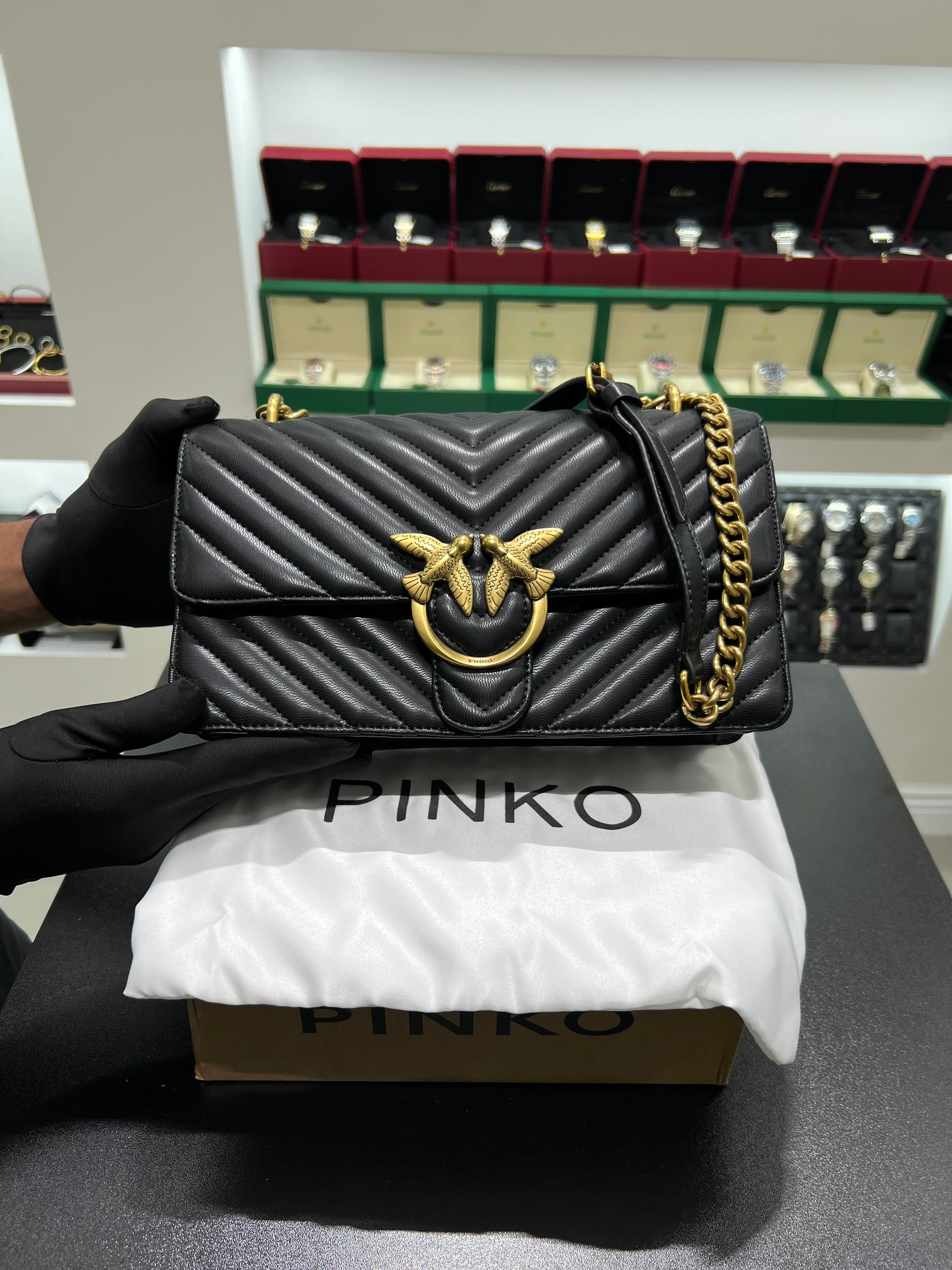 PINKŌ CLASSIC LOVE BAG ONE CHEVRON