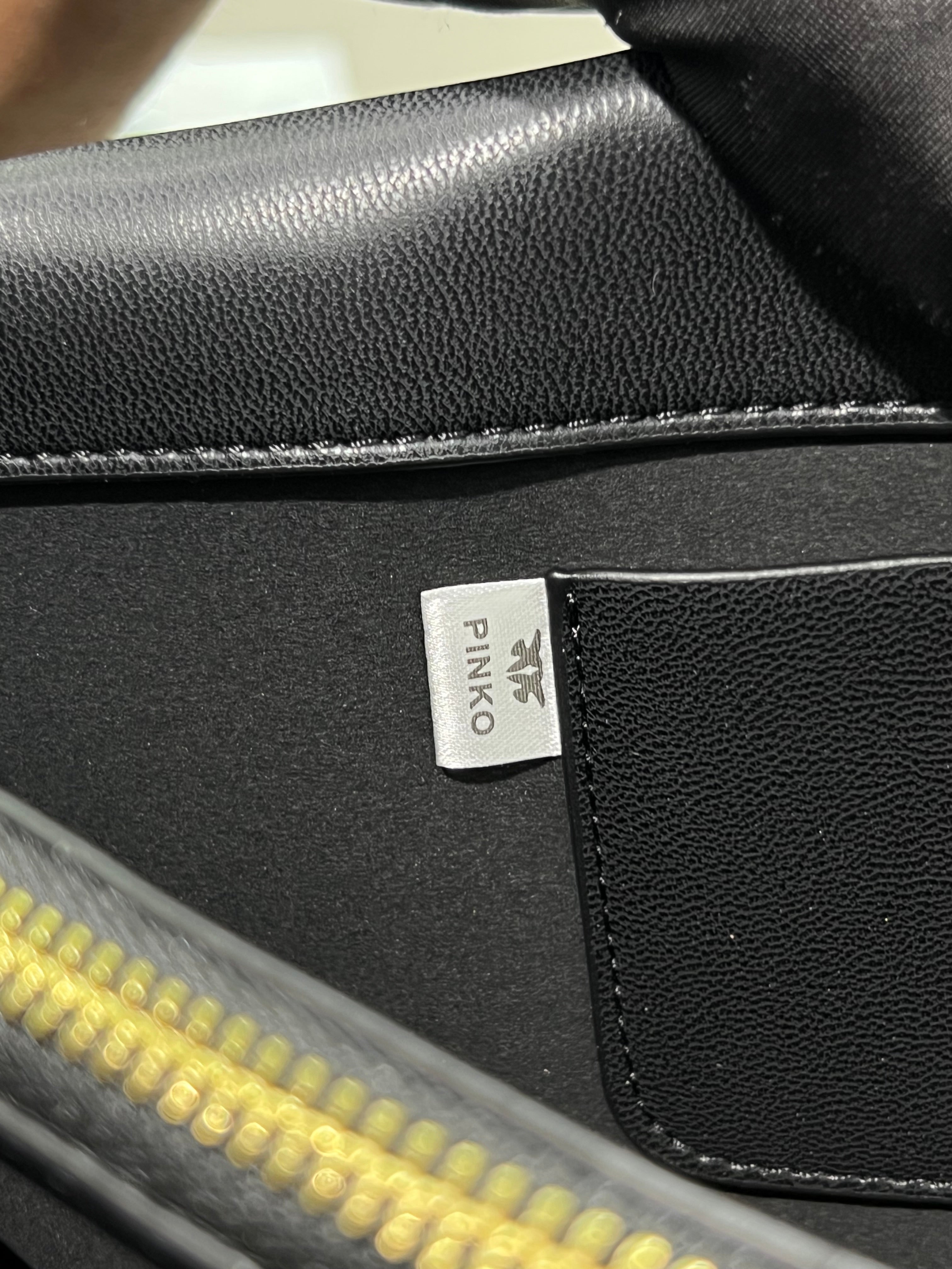 PINKŌ CLASSIC LOVE BAG ONE CHEVRON